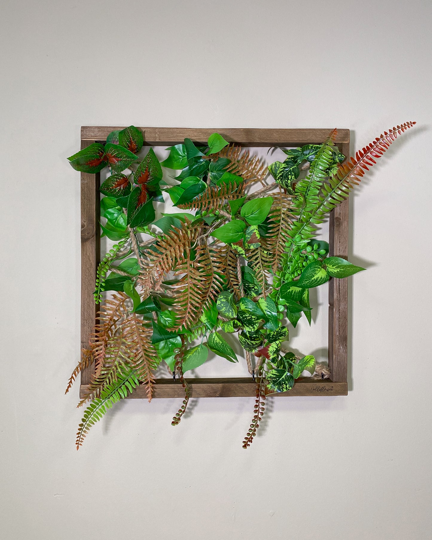 Plantframe/Pflanzenwand/Mooswand "PANAY" aus Realtouch Kunstpflanzen mit Fichtenholzrahmen