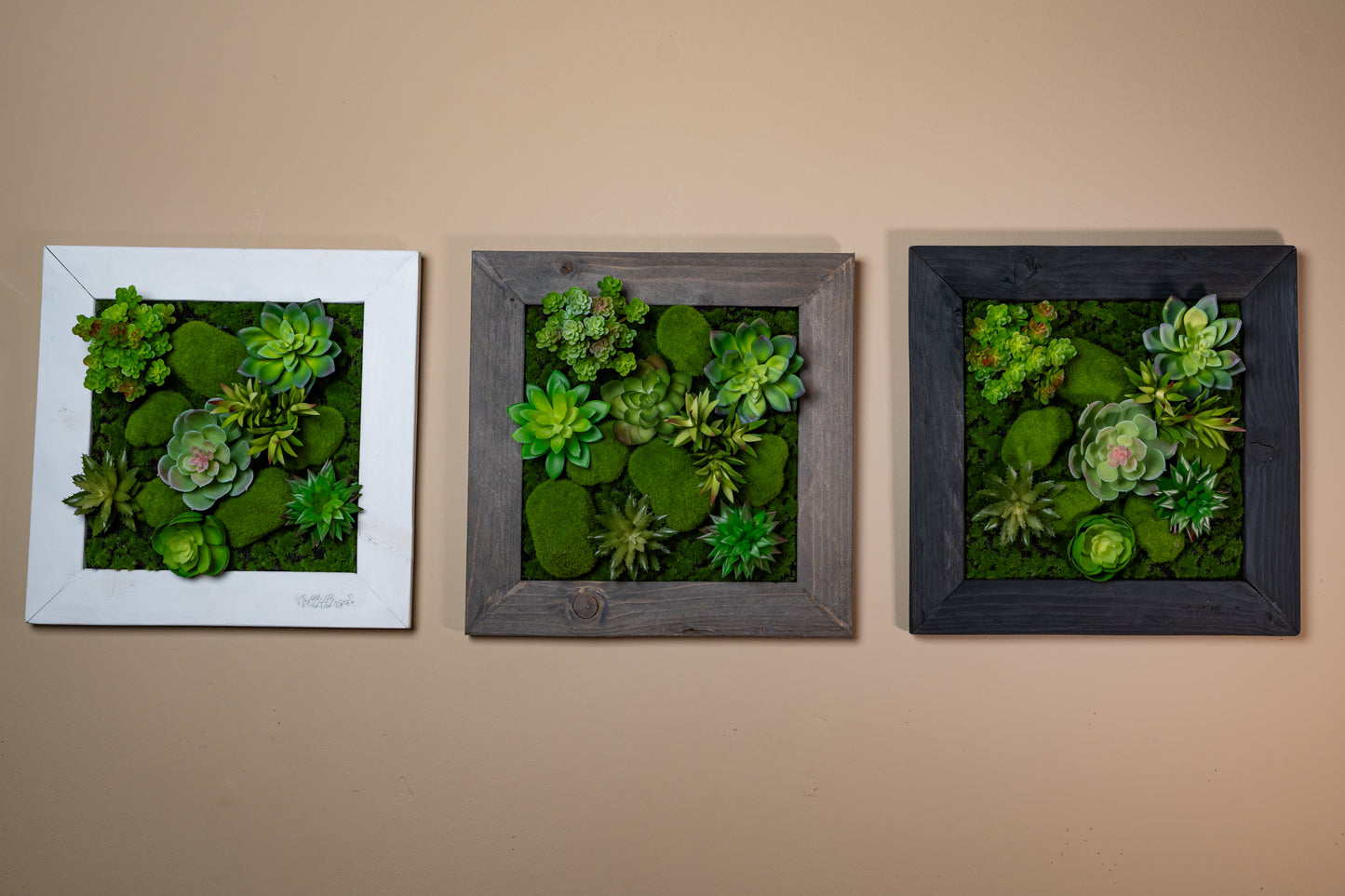Tiny Frame 'Pula' aus Realtouch Kunstpflanzen mit Massivholzrahmen