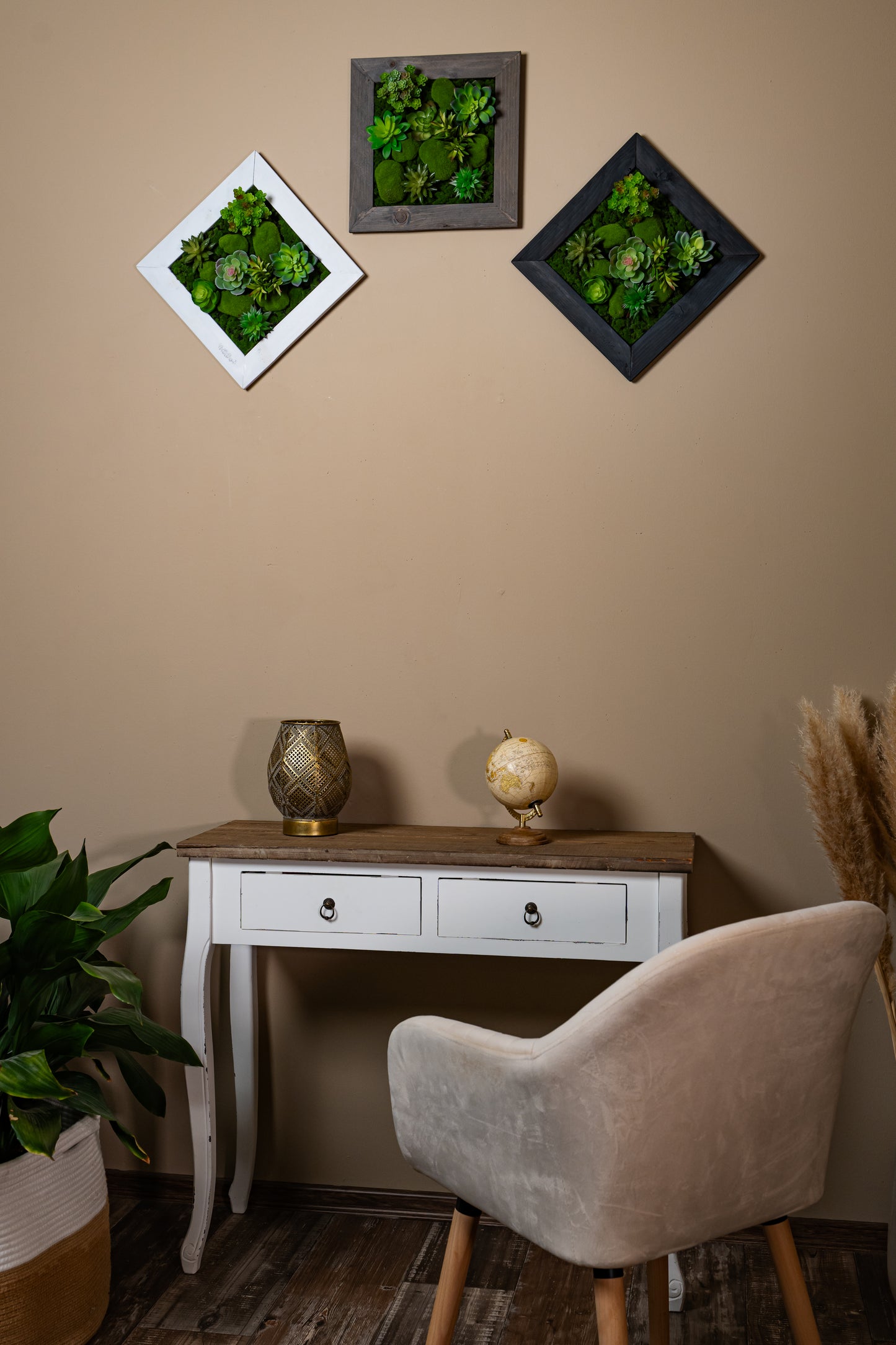 Tiny Frame 'Pula' aus Realtouch Kunstpflanzen mit Massivholzrahmen