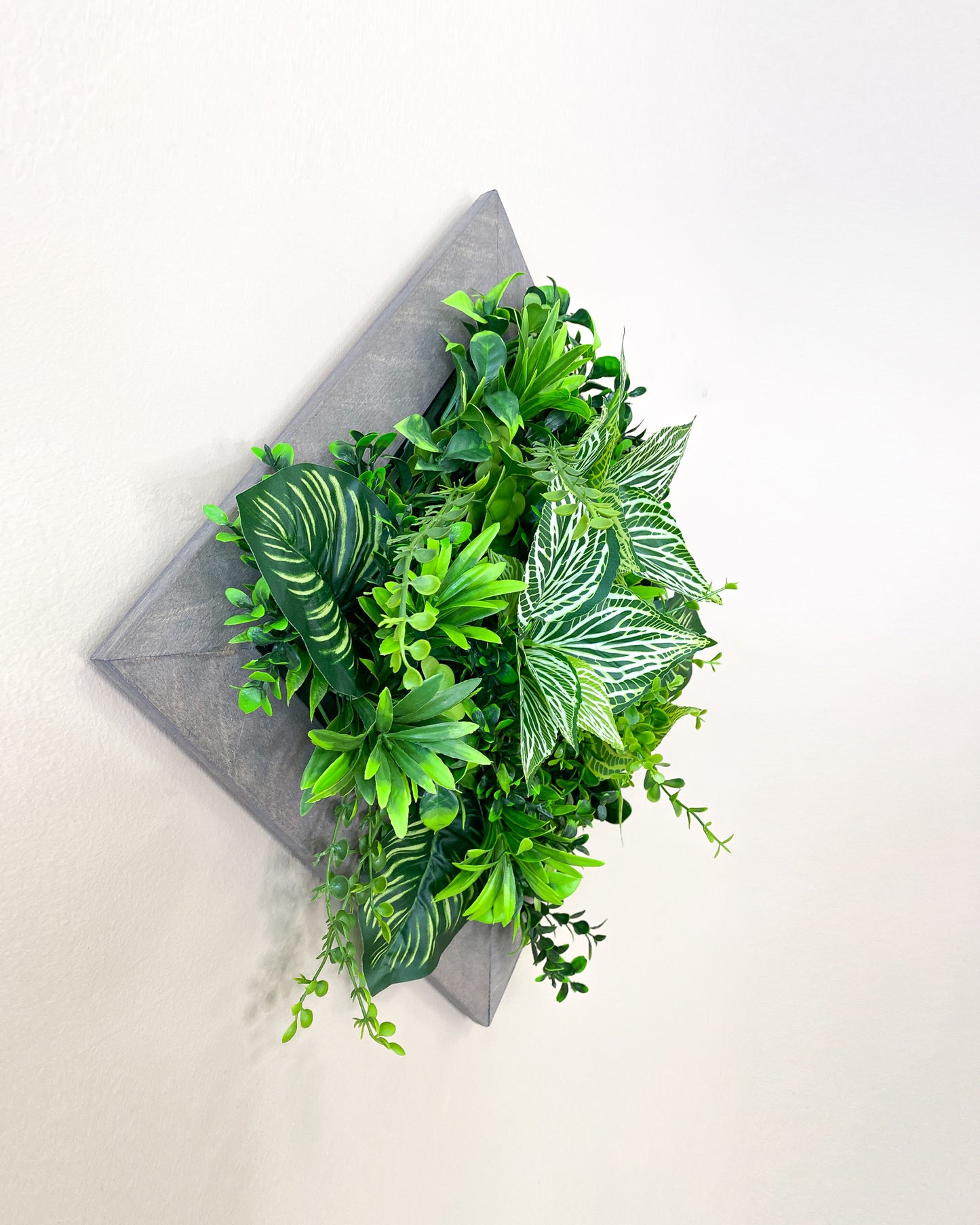 Tiny Frame "PARANA" made of Realtouch artificial plants with a spruce frame
