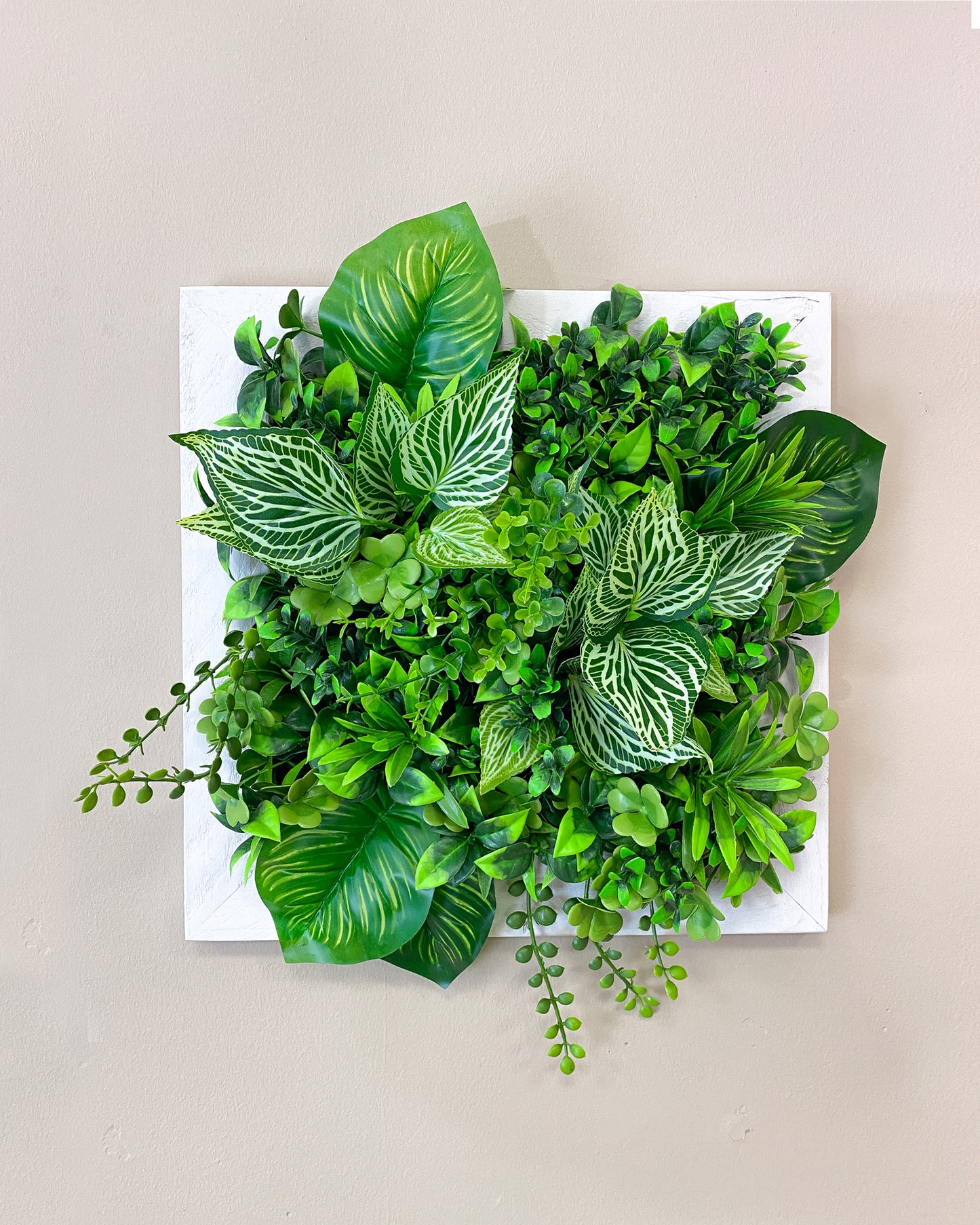 Tiny Frame "PARANA" made of Realtouch artificial plants with a spruce frame