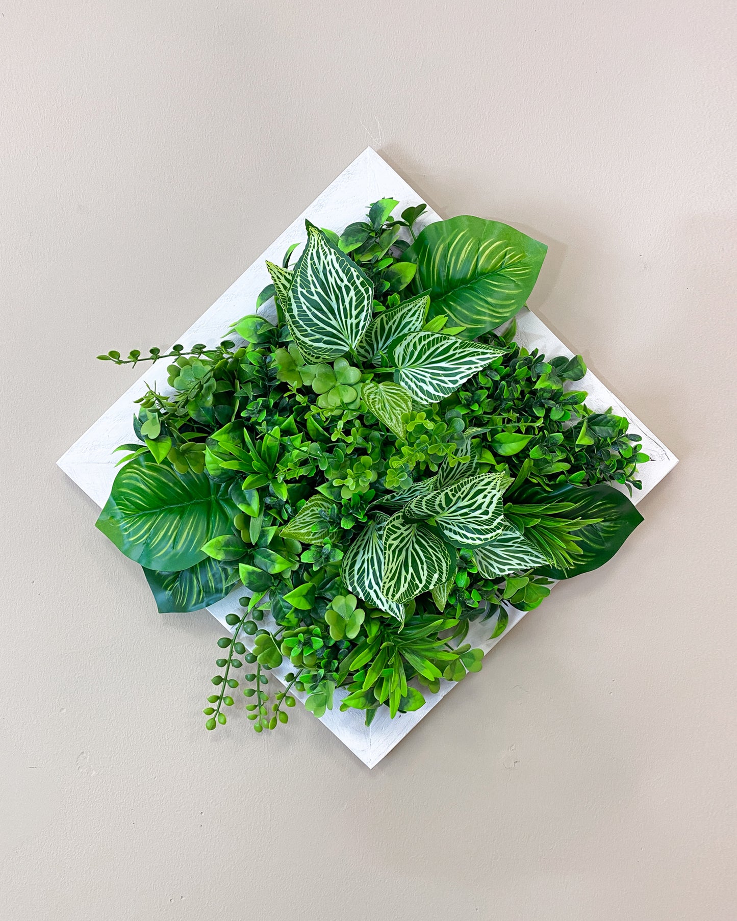Tiny Frame "PARANA" made of Realtouch artificial plants with a spruce frame