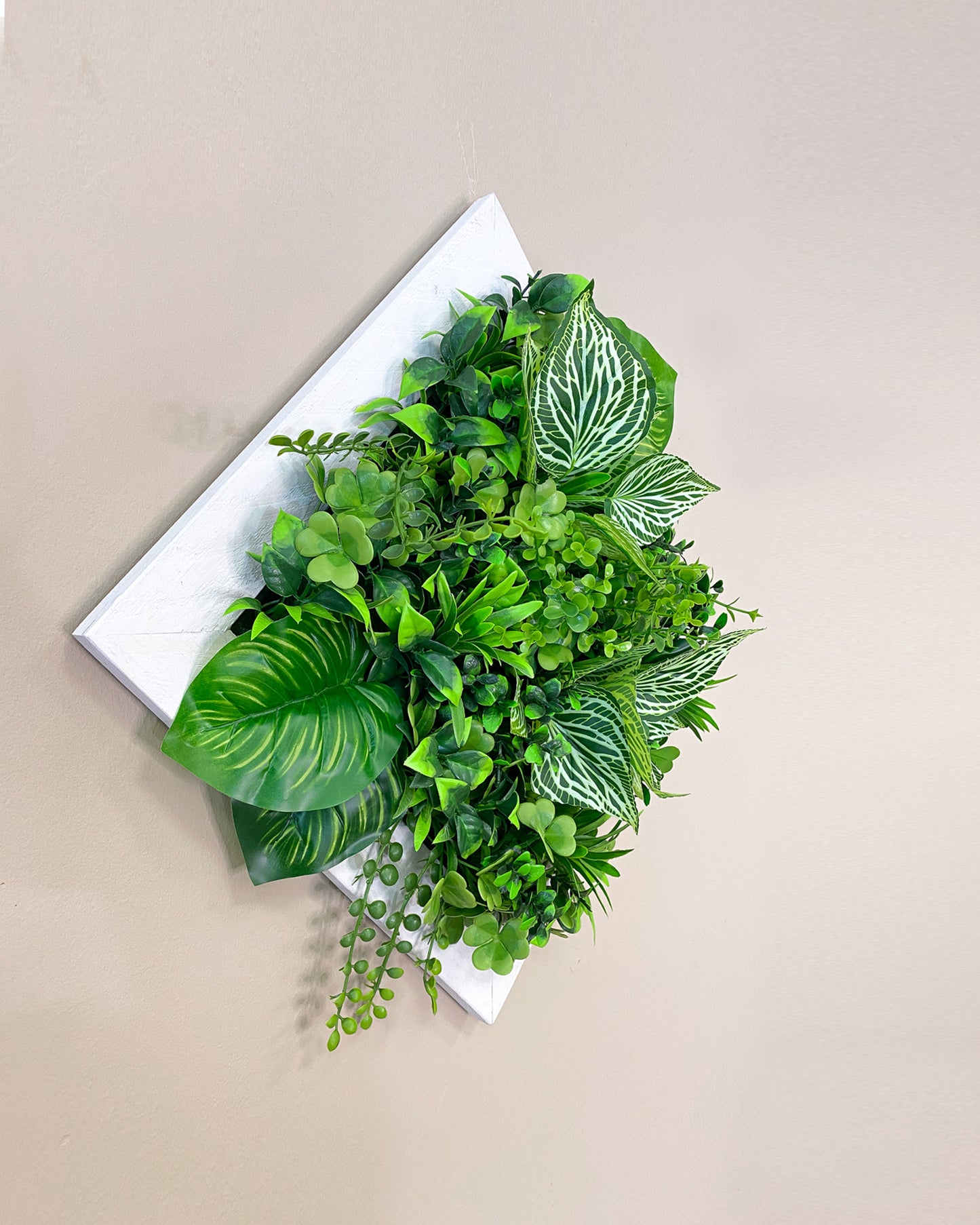 Tiny Frame "PARANA" made of Realtouch artificial plants with a spruce frame