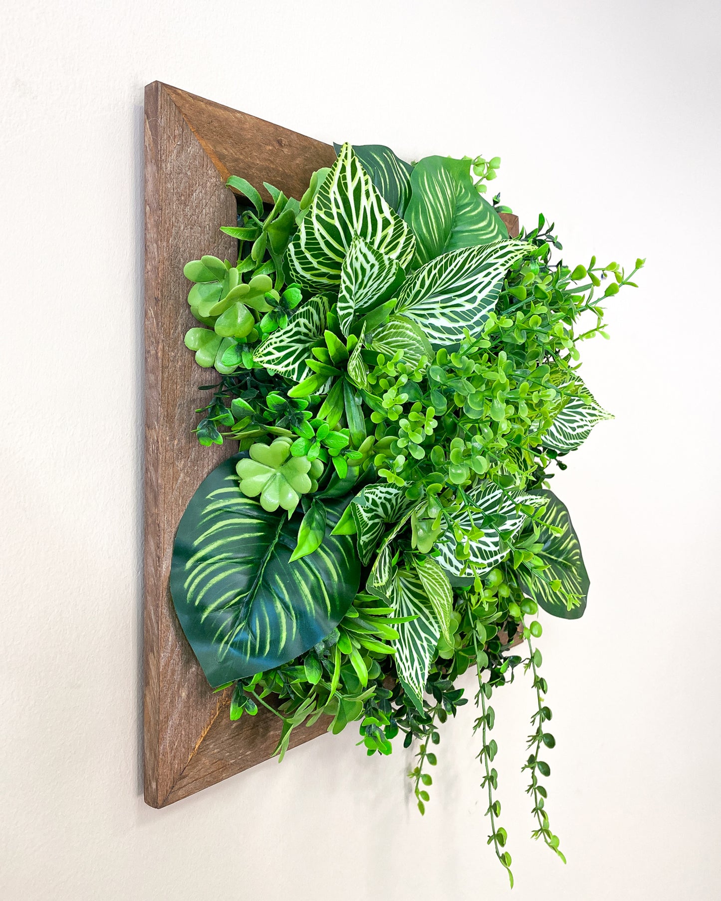 Tiny Frame "PARANA" made of Realtouch artificial plants with a spruce frame