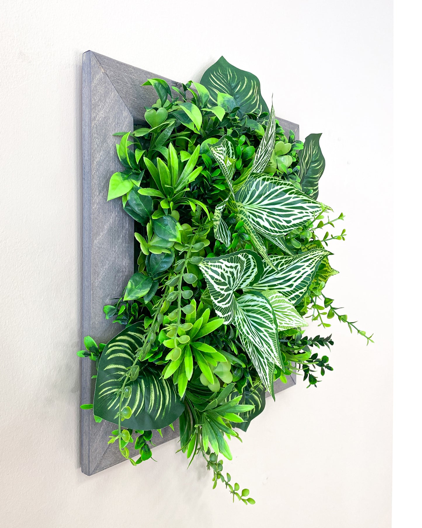 Tiny Frame "PARANA" made of Realtouch artificial plants with a spruce frame