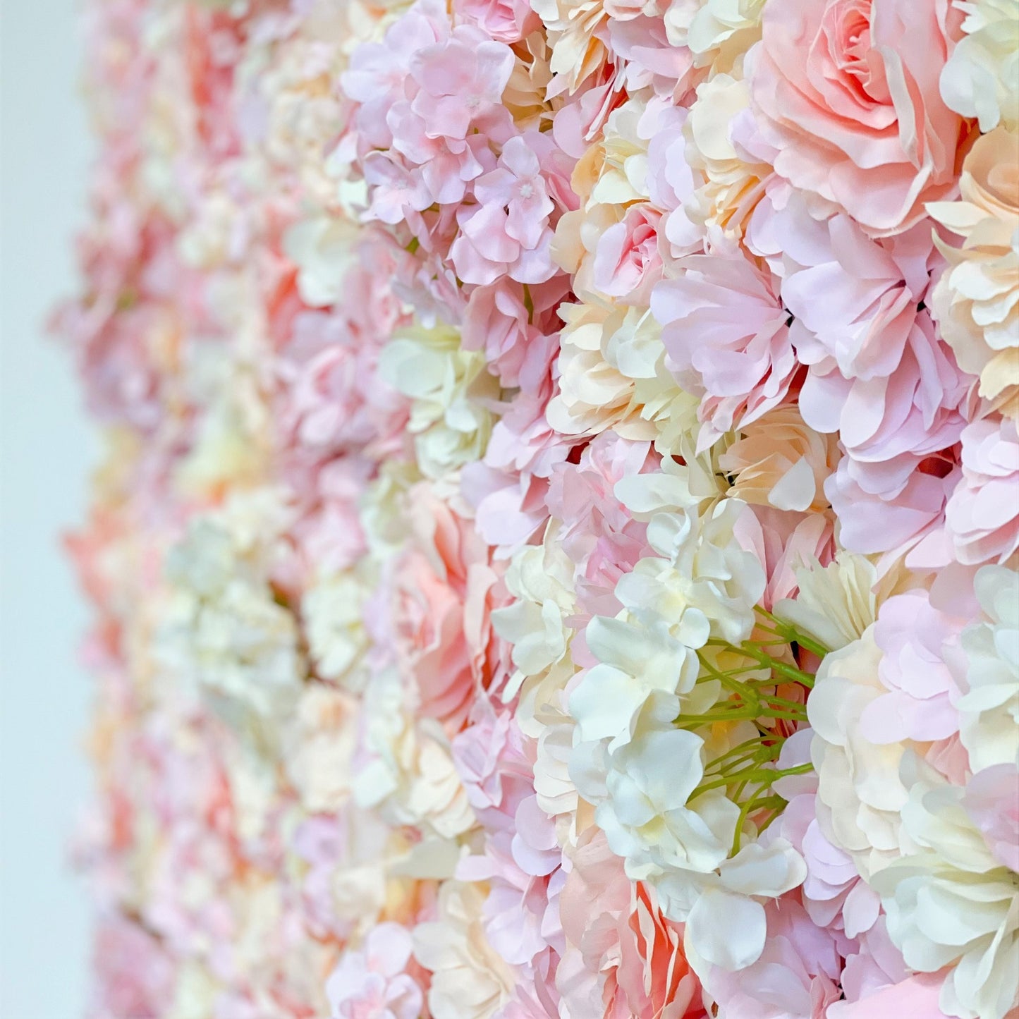 Blumenwand „CREAMY CUPCAKE“ aus Realtouch Kunstpflanzen
