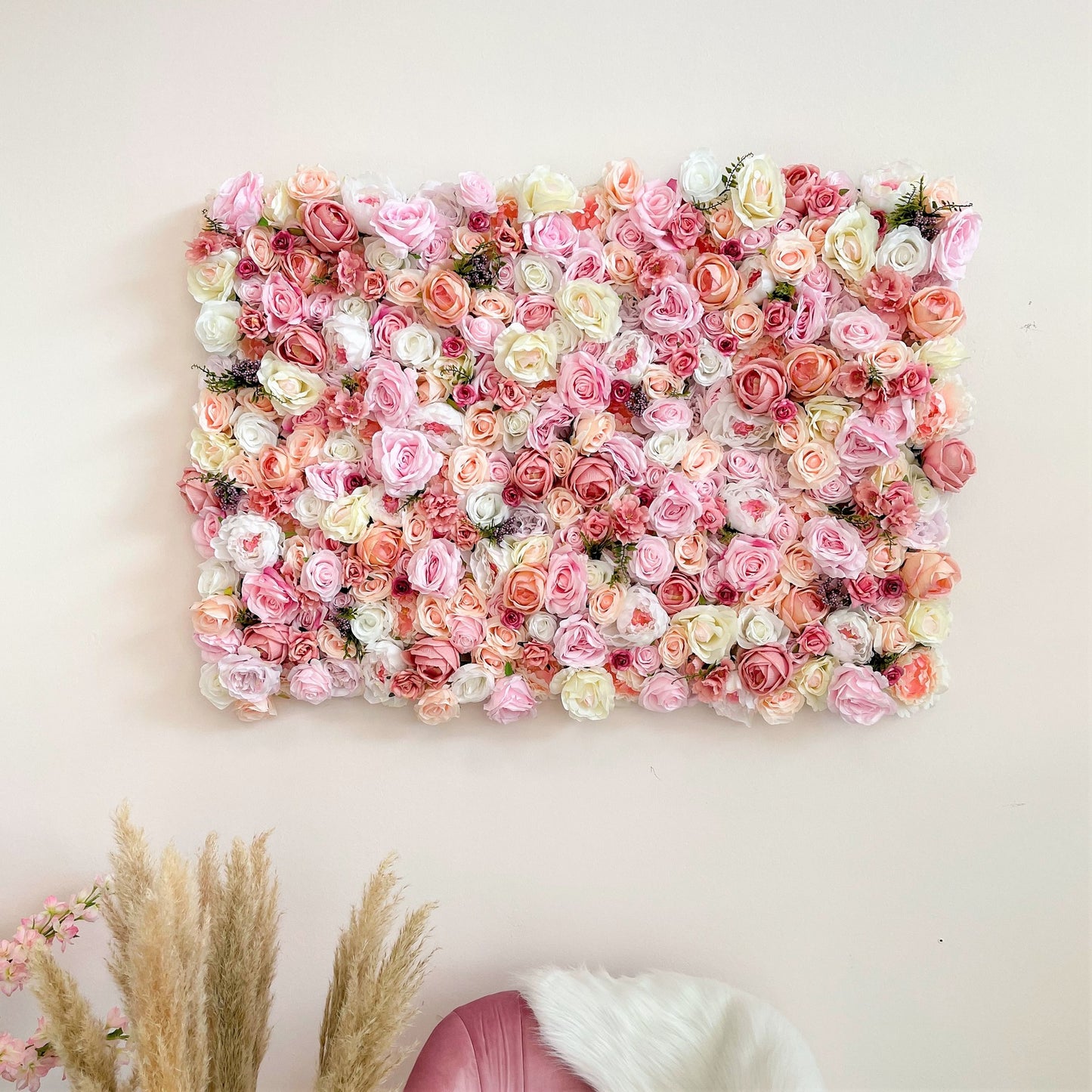 Blumenwand „BLOOMYLICIOUS“ aus Realtouch Kunstpflanzen