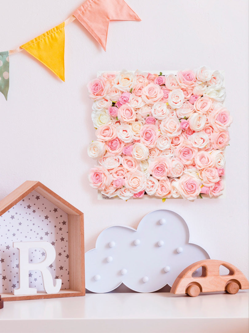 Flowerframe 'CATALEYA' aus Realtouch Kunstpflanzen, Holzrahmen mit weißem Decor - nelliflower.de