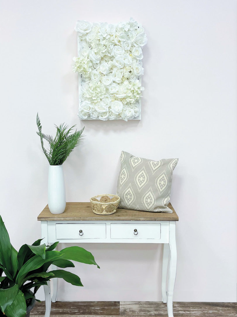 Flowerframe "EMMA" aus Realtouch Kunstpflanzen, Holzrahmen mit weißem Decor - nelliflower.de
