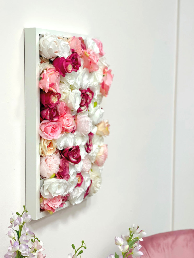 Flowerframe "MY VALENTINE" aus Realtouch Kunstpflanzen, Holzrahmen mit weißem Decor - nelliflower.de