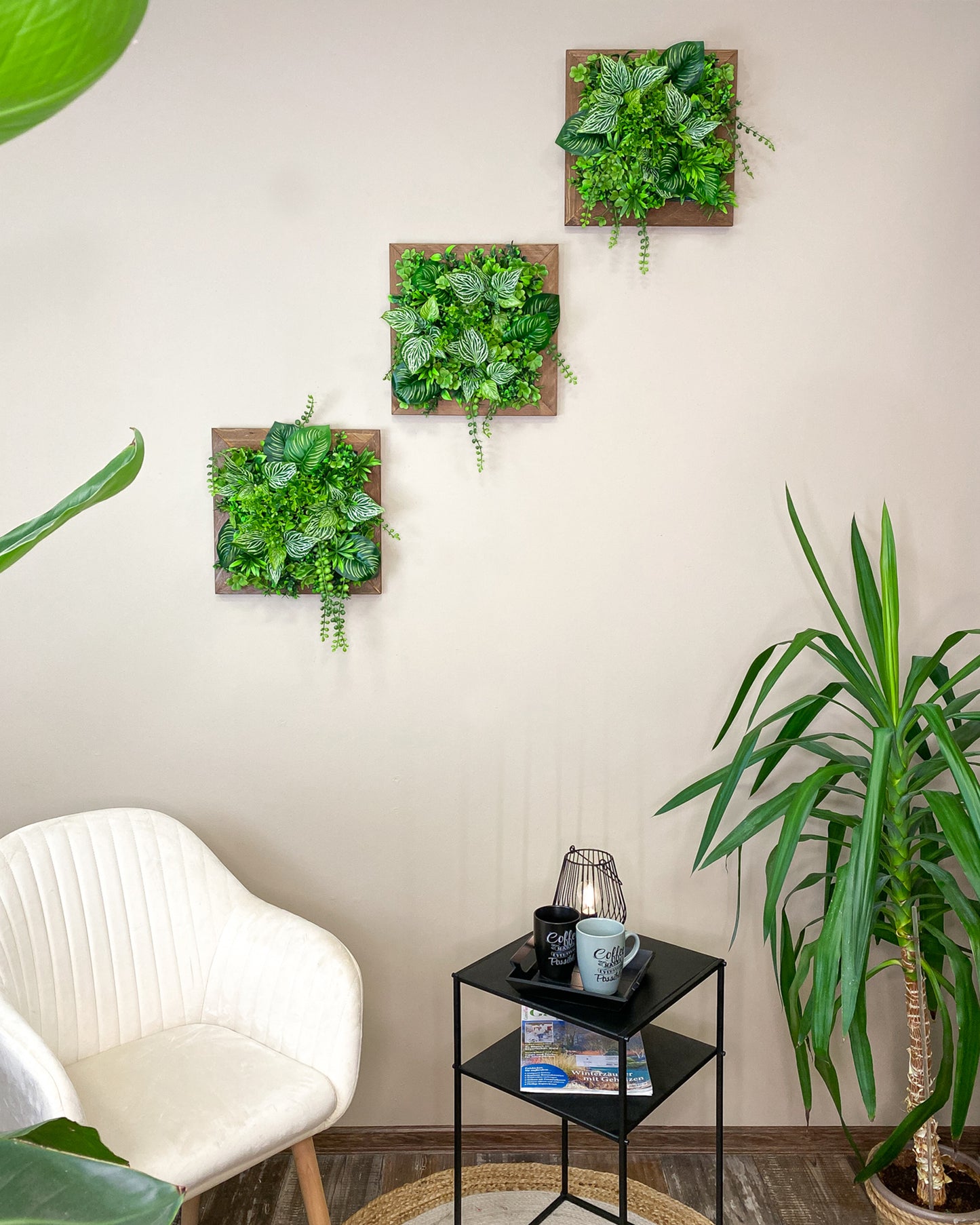 Tiny Frame "PARANA" made of Realtouch artificial plants with a spruce frame